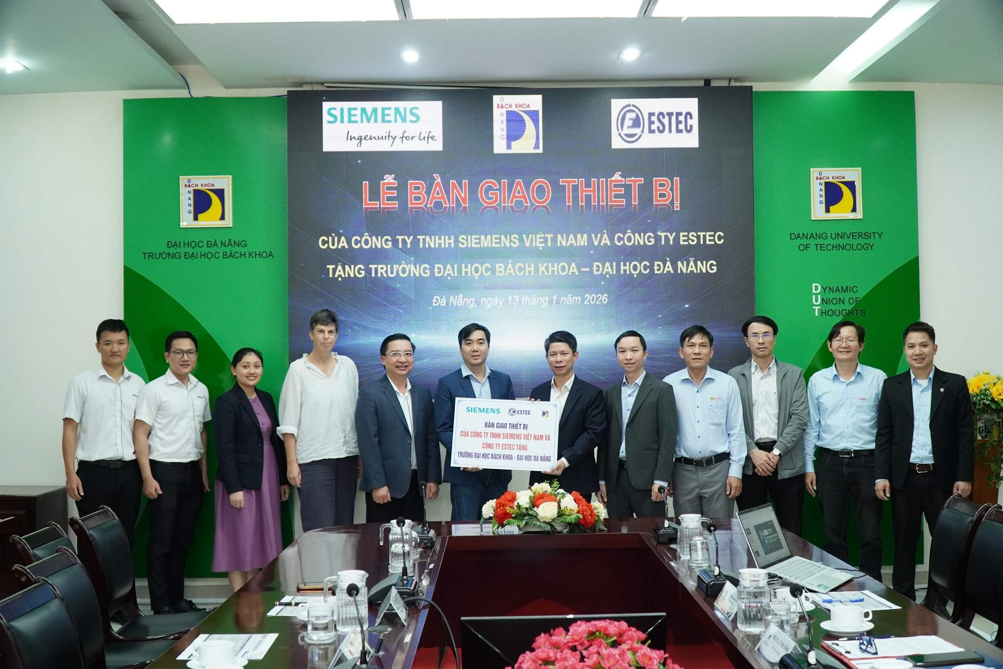 ESTEC PHỐI HỢP CÙNG SIEMENS BÀN GIAO PHÒNG LAB TỰ ĐỘNG HÓA & TRUYỀN ĐỘNG TẠI CÁC TRƯỜNG ĐẠI HỌC MIỀN TRUNG